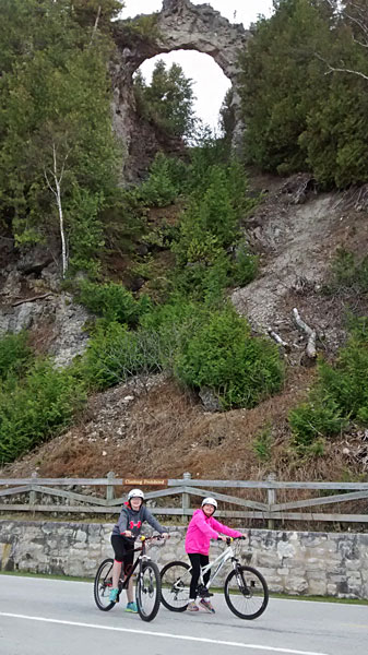 biking aound mackinac island